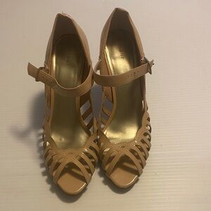 FIONI Clothing Strappy Tan Heels